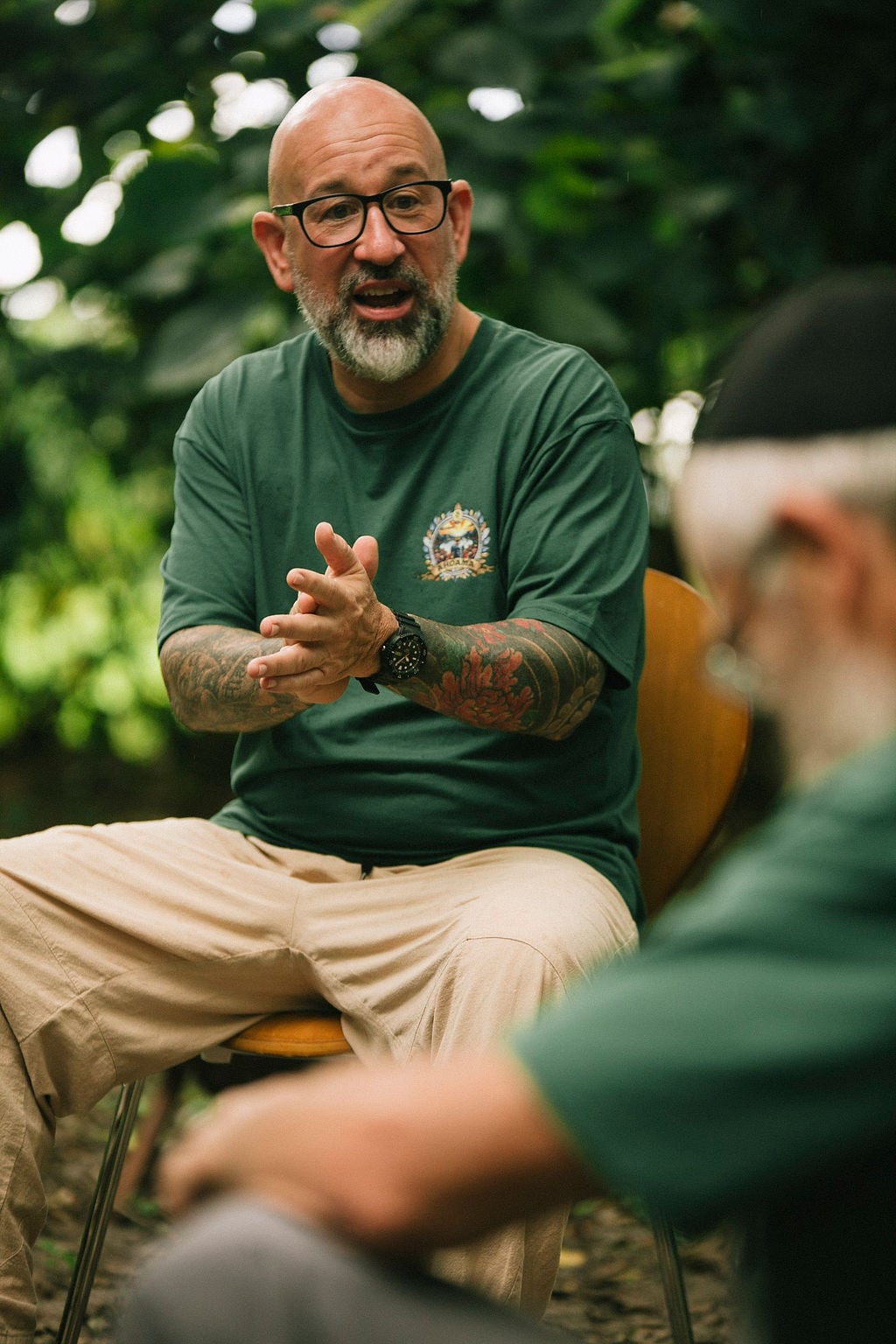 Omar Pinto facilitating a conversation at Ahdama
